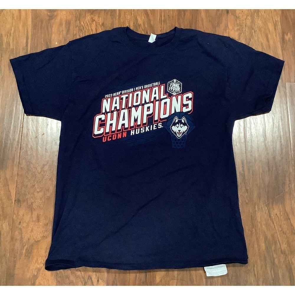2023 NCAA Final Four UCONN CONNECTICUT HUSKIES Men's‎ Champions (L) T-Shirt